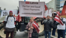 Lauksaimnieki Briselē cīnās par vienlīdzīgiem tiešmaksājumiem